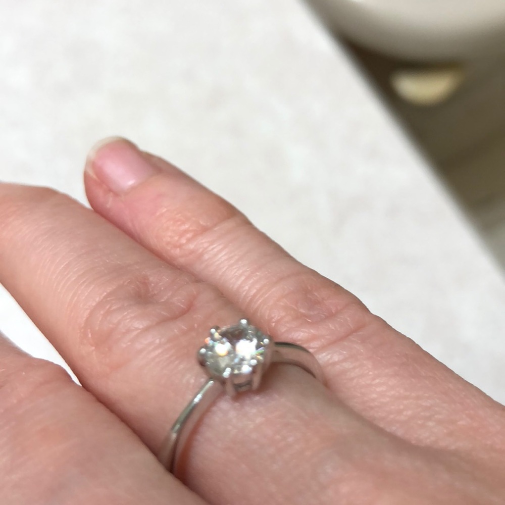 ❤️CZ round Sterling S. Ring❤️ - Picture 4 of 8